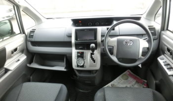 Toyota Noah full