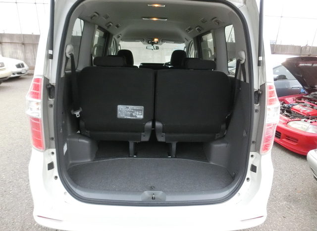 Toyota Noah full