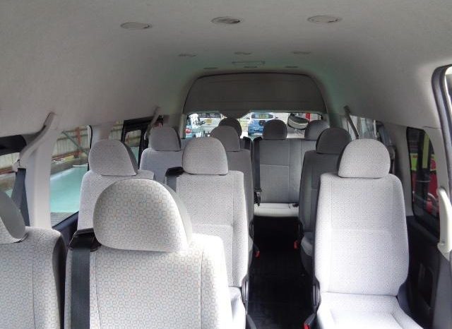 Toyota Hiace Commuter full