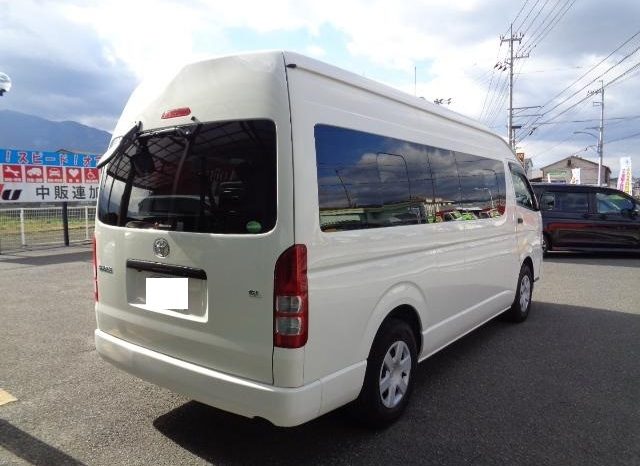 Toyota Hiace Commuter full