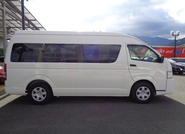 Toyota Hiace Commuter full