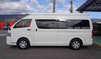 Toyota Hiace Commuter full