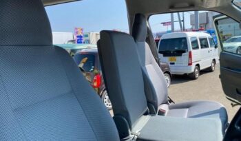 Toyota Hiace Commuter full