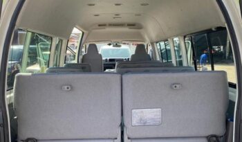 Toyota Hiace Commuter full