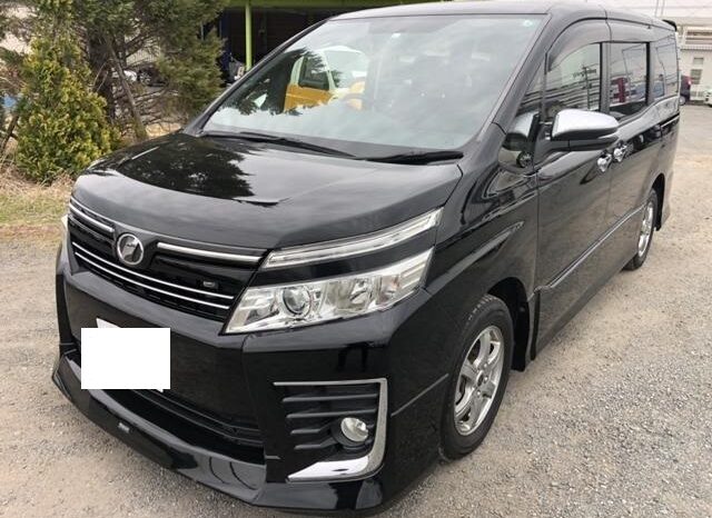 Toyota Voxy full