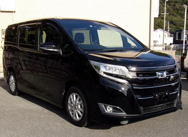 Toyota Noah (Reserved) full