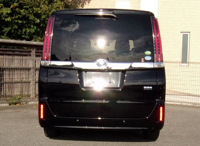 Toyota Noah (Reserved) full