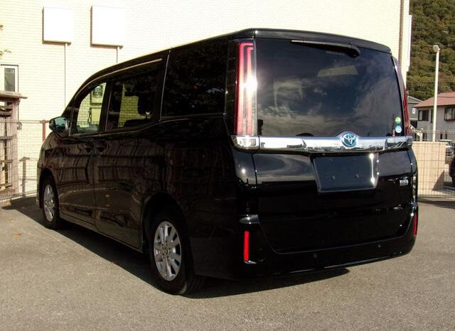 Toyota Noah (Reserved) full