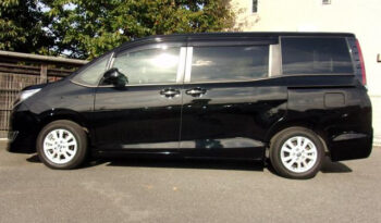 Toyota Noah (Reserved) full