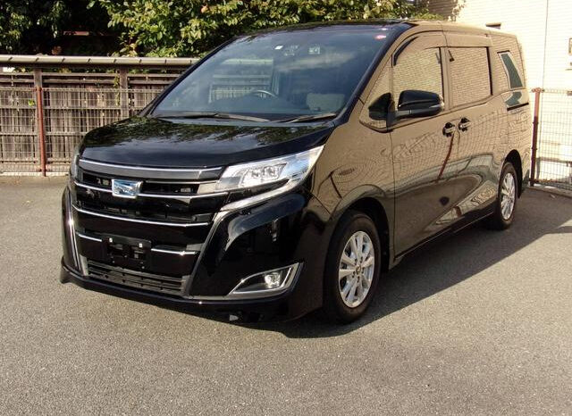 Toyota Noah (Reserved) full