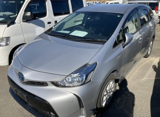 Toyota Prius Alpha full