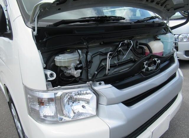 Toyota Hiace 2016 full