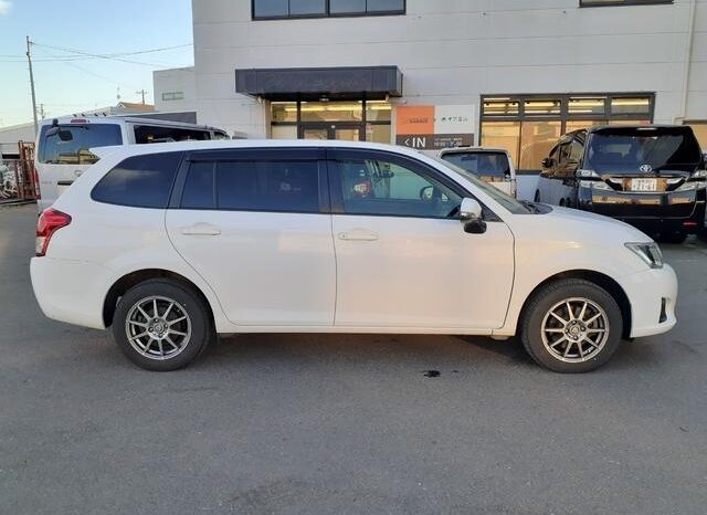 Toyota Corolla Fielder (Reserved) full