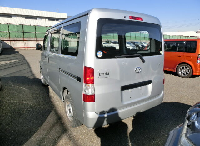 Toyota Lite ace Van full