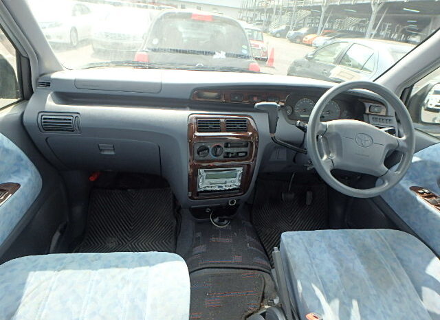 Toyota Noah  2000 full