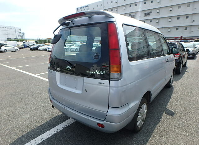 Toyota Noah  2000 full