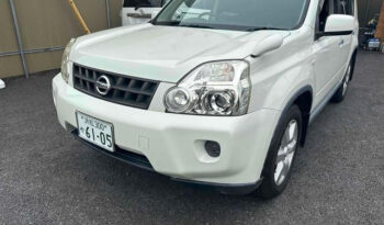 Nissan X Trail   (Reserved) full