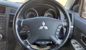 Mitsubishi Pajero (Reserved) full