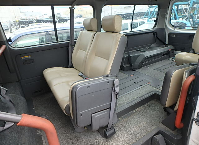 Nissan Caravan full