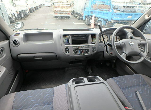 Nissan Caravan full