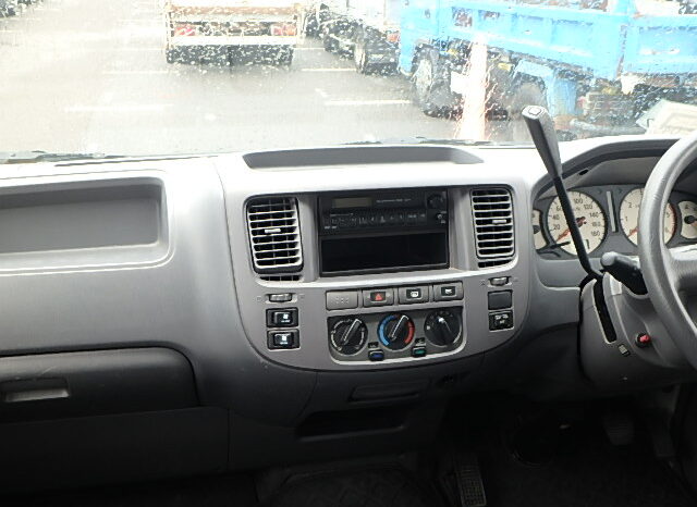 Nissan Caravan full