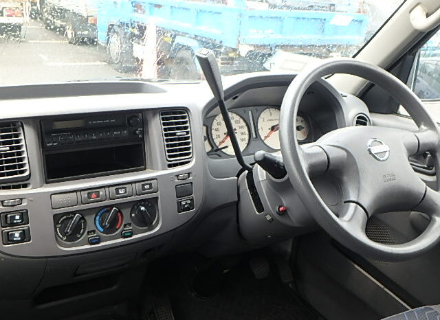 Nissan Caravan full