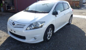 Toyota Auris full