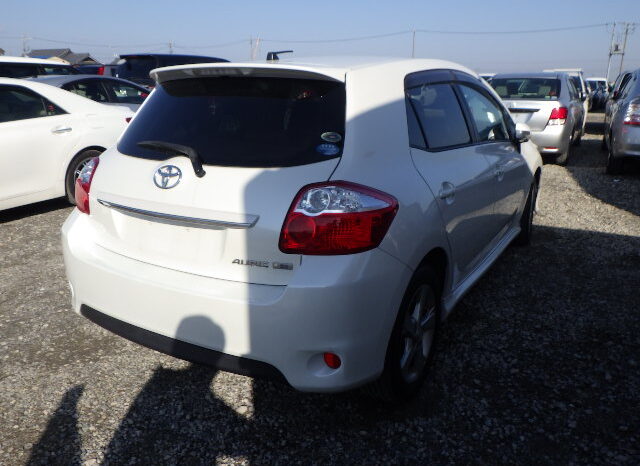 Toyota Auris full