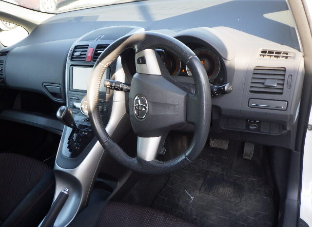 Toyota Auris full