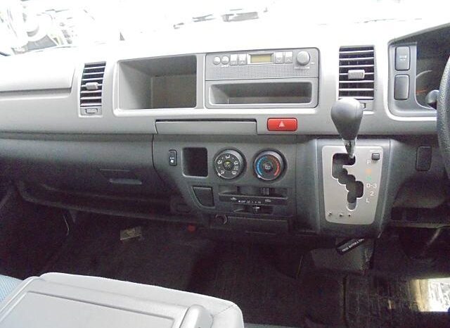 Toyota Hiace full