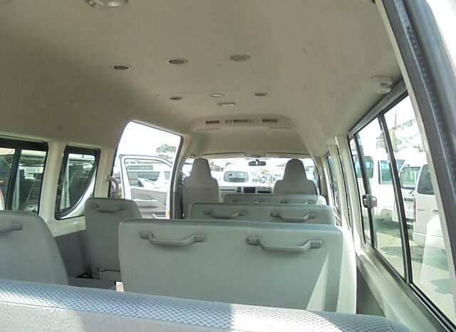 Toyota Hiace full