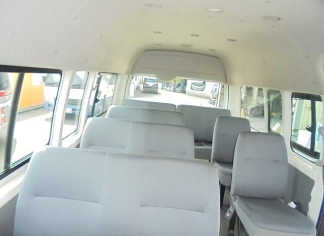 Toyota Hiace full